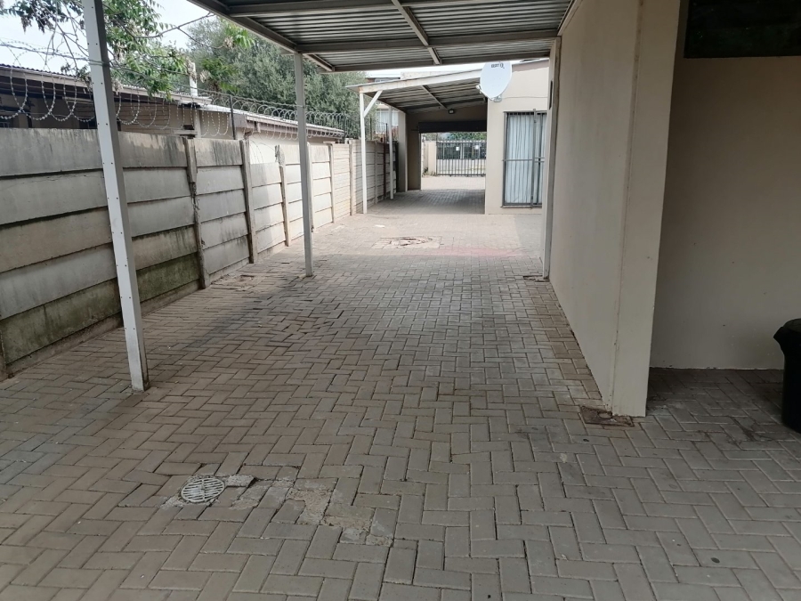 12 Bedroom Property for Sale in Brandwag Free State